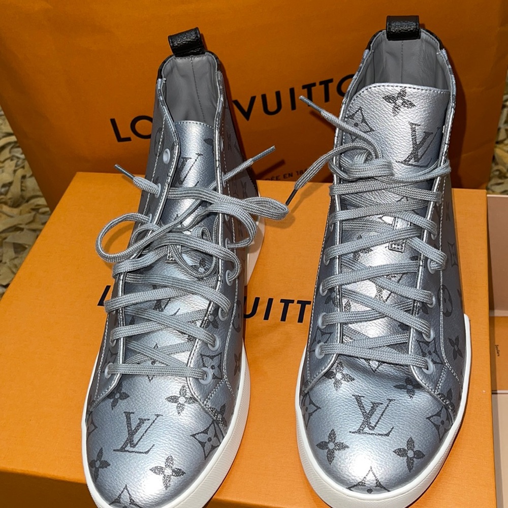 Silver logo men’s Louis Vuitton sneakers
